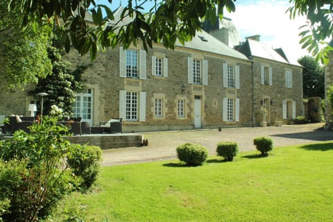 Property building, Restaurant/places to eat