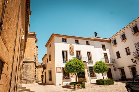 Property building, Day, Landmark view