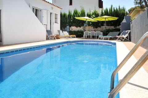 Balcony/Terrace, Swimming pool