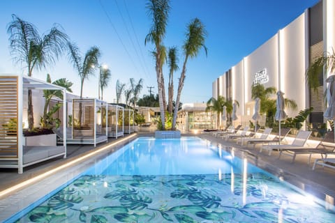 Property building, Swimming pool