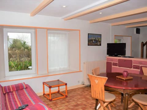 Maison bretonne avec cour fleurie, WIFI et vélos à 1,4 km des plages à Trébeurden - FR-1-368-71 House in Lannion