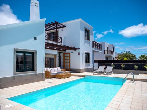 Garden, Balcony/Terrace, Swimming pool