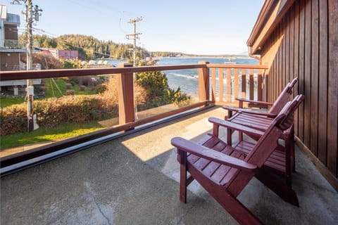 Balcony/Terrace, Seating area, Sea view, sunbed