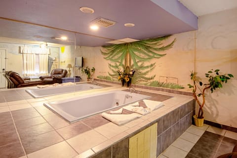 Economy Inn & Suites Hotel in Denton