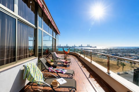 Day, View (from property/room), Balcony/Terrace, City view, Sea view, Street view, sunbed