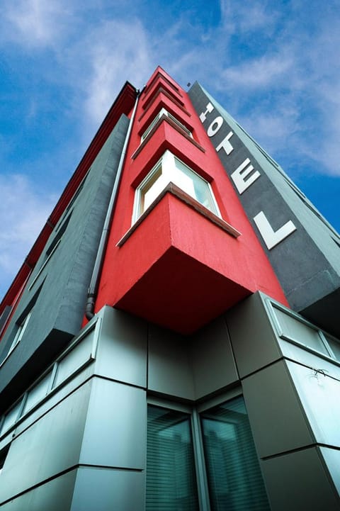 Property building, Day