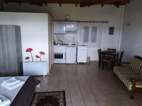 Chroma Apartment in Messenia