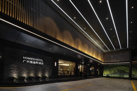 Facade/entrance
