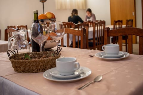 Restaurant/places to eat, Food and drinks, Food, Drinks