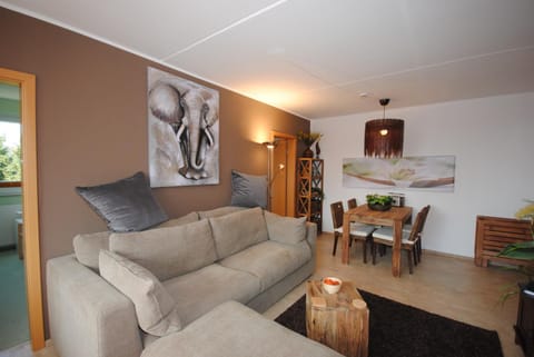 Living room, Dining area