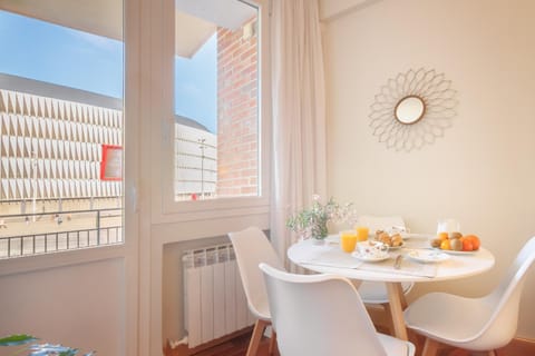 Off site, Dining area, Landmark view