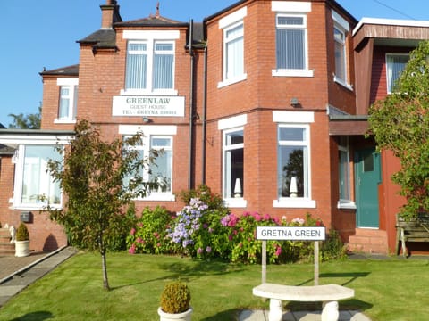 Property building, Facade/entrance, Spring