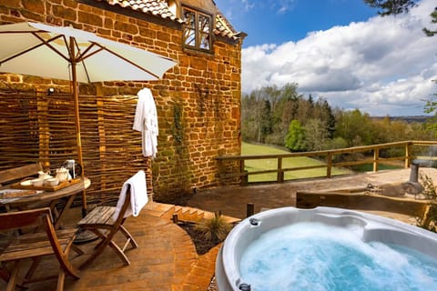 Property building, Garden, Hot Tub