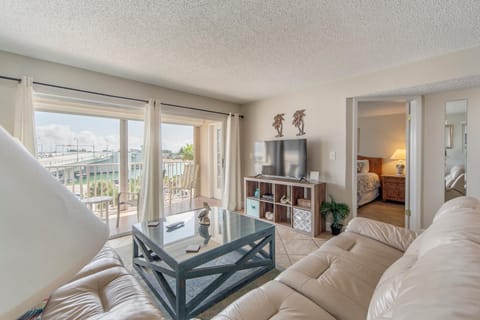 Beach View - Balcony - 3b 2b - Beach Place #305 Apartment in Madeira Beach