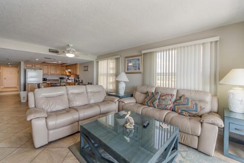 Beach View - Balcony - 3b 2b - Beach Place #305 Apartment in Madeira Beach