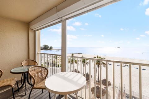 Direct Beachfront 3B2B Gulf - Beach Place #408 Apartment in Madeira Beach