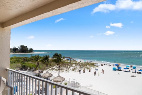 Direct Beachfront 3B2B - Beach Place #310 Apartment in Madeira Beach