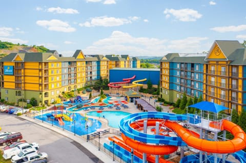 Property building, Swimming pool