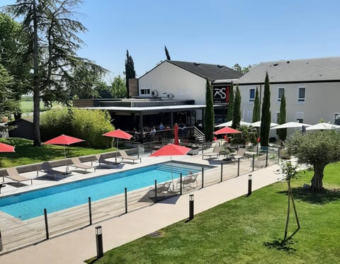 Property building, Swimming pool