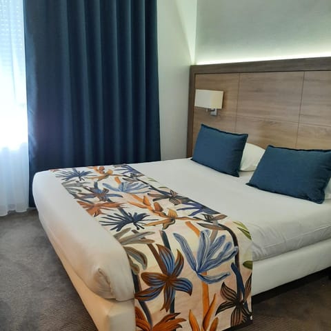 Logis Hotel Relais Saint Jacques - Châteauroux Hotel in Centre-Val de Loire