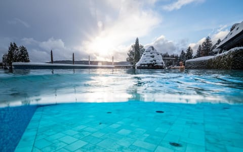 Winter, Swimming pool