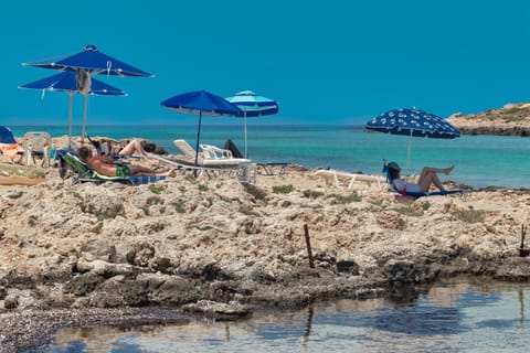 Day, People, Natural landscape, Beach, Sea view, sunbed