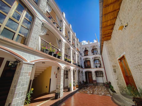 Property building, Facade/entrance