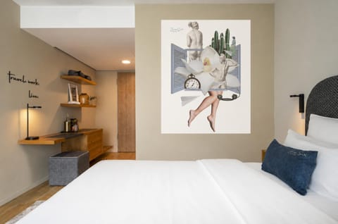 Bed, Photo of the whole room, Bedroom