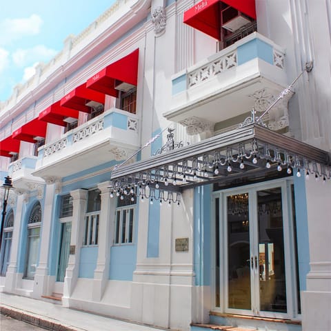 Facade/entrance