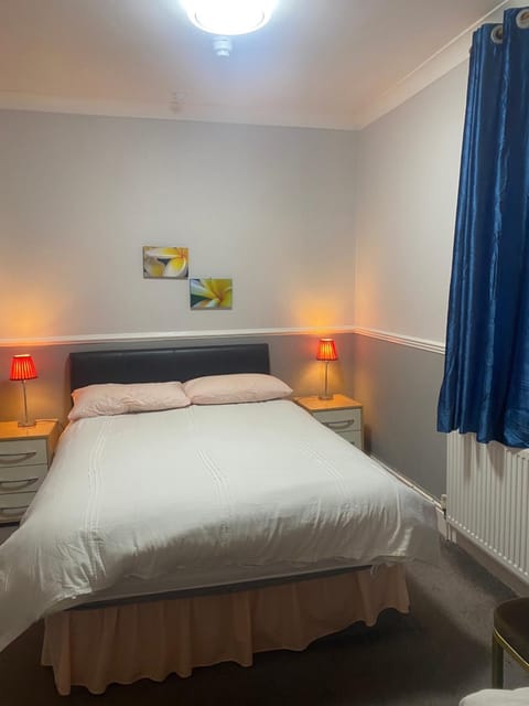 Adelphi Guest House Bed and Breakfast in Douglas