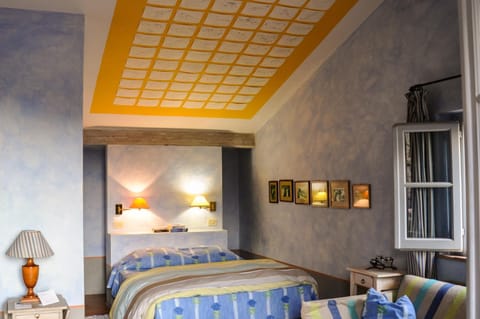 Bed, Decorative detail