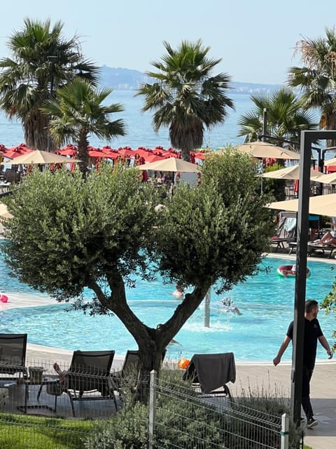 Pool view, Sea view