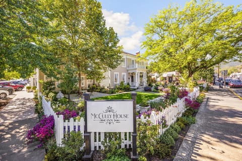 Property building, Property logo or sign, Garden