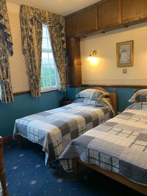 Lyndon House Inn in Walsall