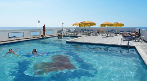 Day, Swimming pool, group of guests