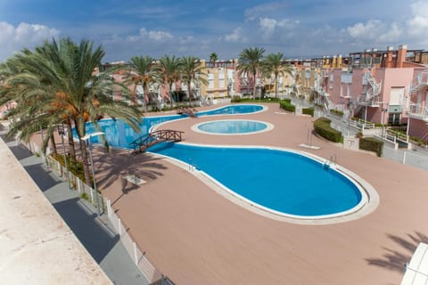 Swimming pool, Swimming pool