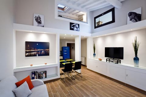 TV and multimedia, Living room, Dining area