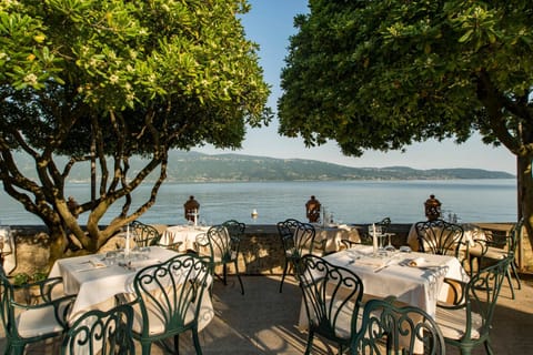 Restaurant/places to eat, Garden view, Lake view, Landmark view, Mountain view