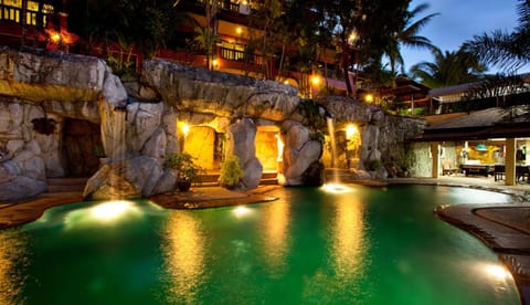 Restaurant/places to eat, View (from property/room), Lounge or bar, Swimming pool, Swimming pool