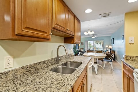 Beach Front Complex Condo - Madeira Norte #106 Apartment in Madeira Beach