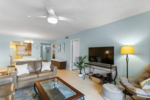 Beach Front Complex Condo - Madeira Norte #106 Apartment in Madeira Beach