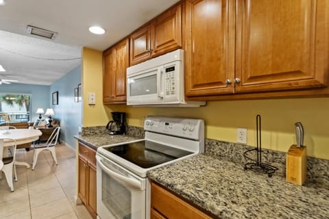 Beach Front Complex Condo - Madeira Norte #106 Apartment in Madeira Beach