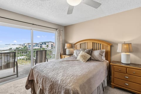 Clear Beach Views - Balcony - Madeira Norte #414 Apartment in Madeira Beach