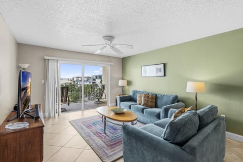 Clear Beach Views - Balcony - Madeira Norte #414 Apartment in Madeira Beach