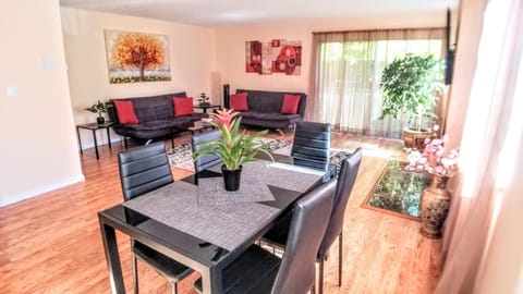 Living room, Seating area, Dining area