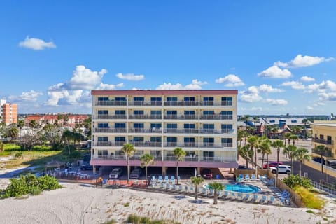 Top Floor John's Pass Village Views - Madeira Norte #503 Apartment in Madeira Beach