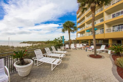 Top Floor John's Pass Village Views - Madeira Norte #503 Apartment in Madeira Beach