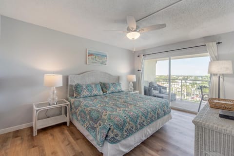 Top Floor John's Pass Village Views - Madeira Norte #503 Apartment in Madeira Beach