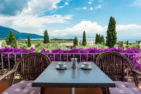 View (from property/room), Balcony/Terrace, Mountain view, Sea view
