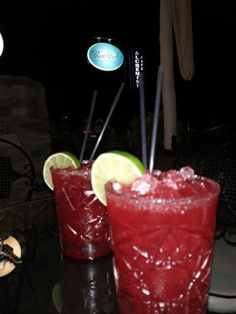 Lounge or bar, Alcoholic drinks, Non alcoholic drinks